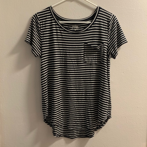 Hollister Tops - Woman’s Hollister Black & White T-Shirt